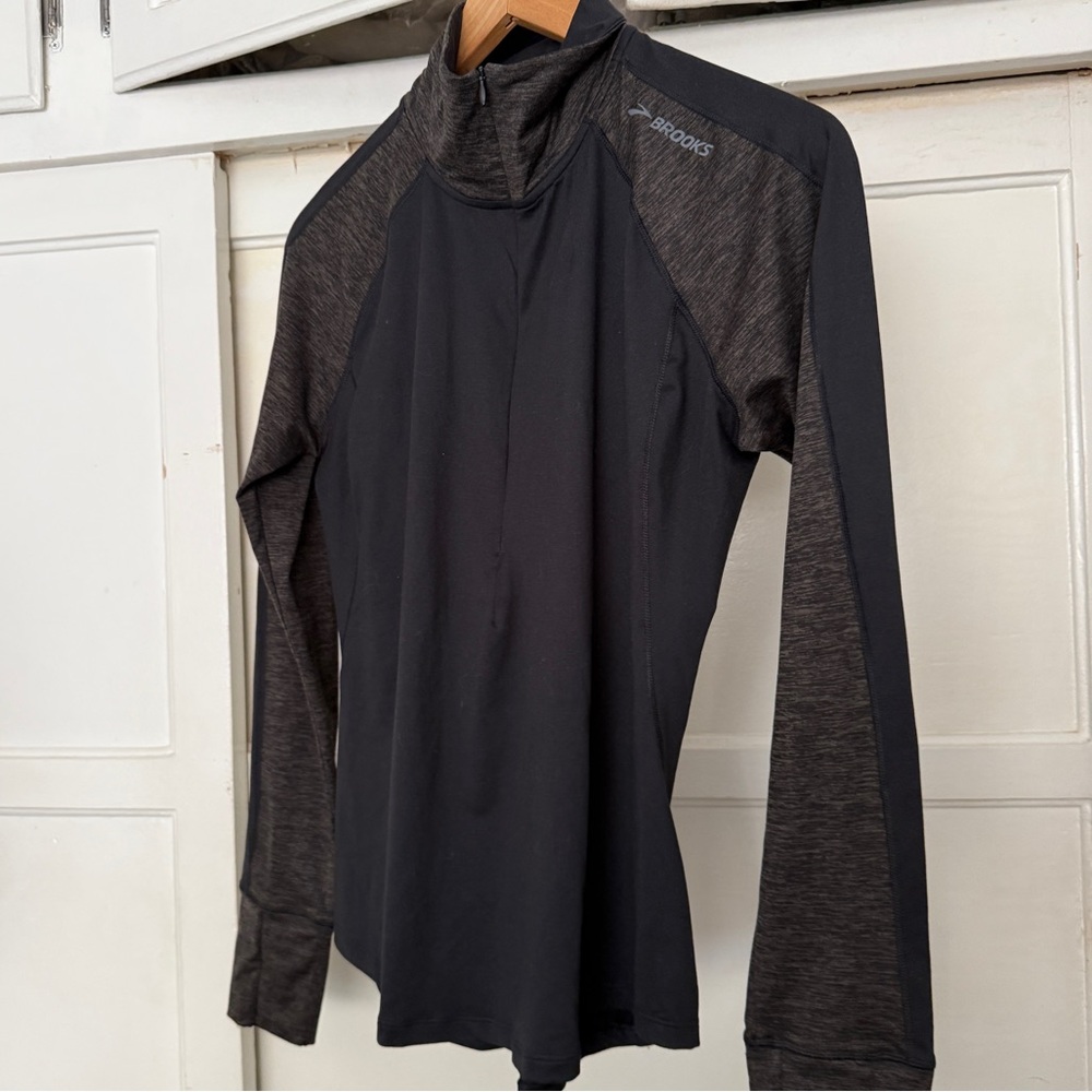 Brooks Men's Black and Dark Gray Lightweight Jacket